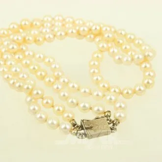 Collier de perles de culture double rang avec fermoir en or 333