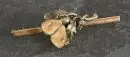 Broche – or 585, env. 7,0 g au total, décor de feuilles de chêne en relief, L= env. 5,3 cm ;