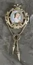 Broche – 585 or jaune/or mousse, env. 8,5 g total, travail ajouré, style Renaissance, éléments noircis et perles de semence, miniature portrait sous verre, l= env. 3,5 cm, vers 1860/80, portable en pendentif