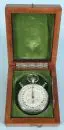 Chronomètre de marine – boîtier en métal nickelé, chiffres arabes, avec mode d'emploi russe, dans écrin en bois, 4,5 x 11 x 13,5 cm