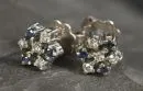Puces d'oreilles, paire – or blanc 585/argent, env. 1,7 g total, petits diamants et pierres bleues, D= env. 0,6 cm, poussoirs argent 835