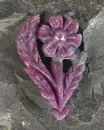 Rubis – sculpté en forme de fleur, L= env. 3,7 cm