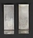 Attache-billets, 2 pièces – argent 925, env. 23 g, chacune avec armoiries nobles gravées, L= 5,5 cm