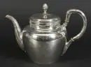 Théière – argent 800, env. 476 g, décor en relief style Empire, corps balustre avec couvercle rabattable, H= 17 cm, vers 1900