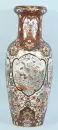 Vase de sol – porcelaine, peinte à la main, riche décor floral, 4 cartouches avec motifs d'oiseaux, corps balustre, H= 90 cm, Chine