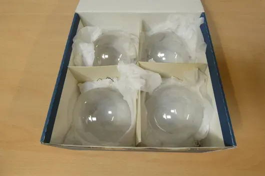 Glazen bollen ruw
