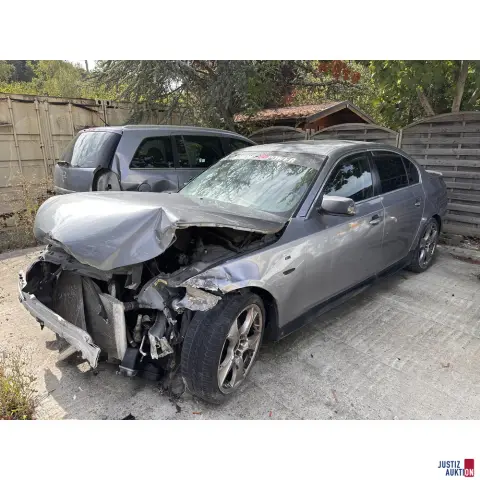سيارة BMW 525D مع أضرار حادث