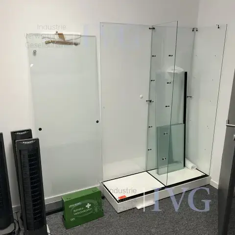 Vitrine en verre HORNEBER COLLECTION