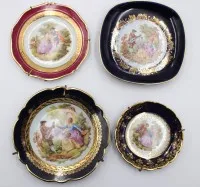 4 kl. Zierteller, galante Szenen, Limoges, ca. D-13 bis 9,5cm