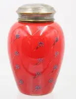 Boîte à thé vers 1920, verre rouge avec émail floral, couvercle métallique, env. H 16 cm