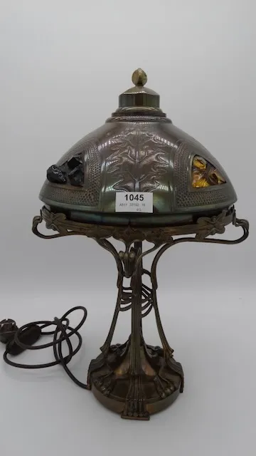 1 table lamp