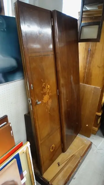 1 two-door wardrobe