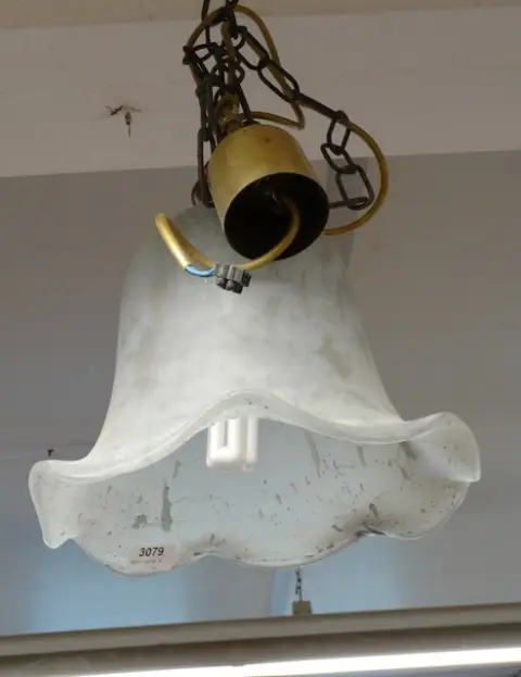 1 ceiling lamp