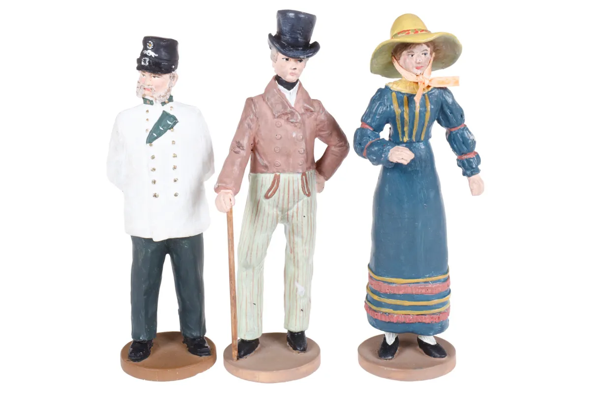 3 repliki figurek z masy