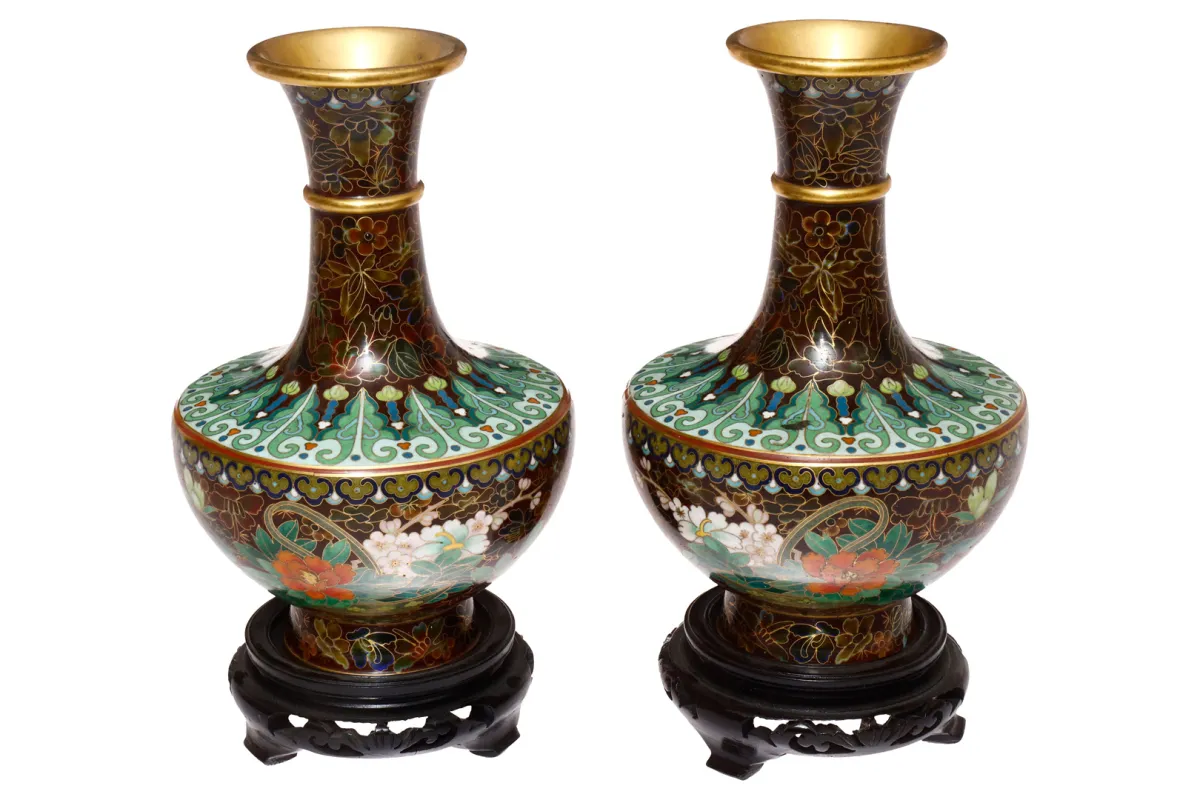 Paire de vases chinois en cloisonné