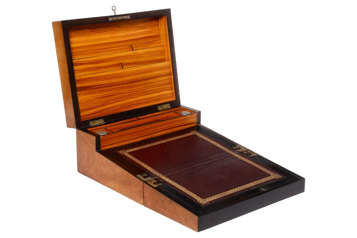 Coffret d'écriture à rabat