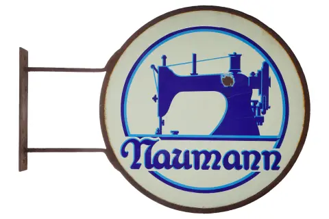 Stojak z emaliowanym szyldem reklamowym „Naumann Nähmaschinen”