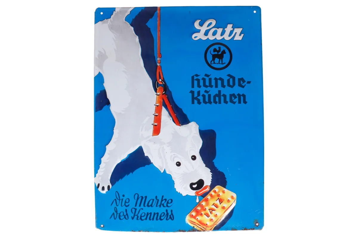 Curved and embossed tin advertising sign "Latz Hundekuchen"