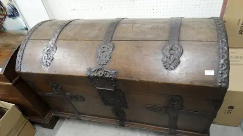 1 dome-top trunk