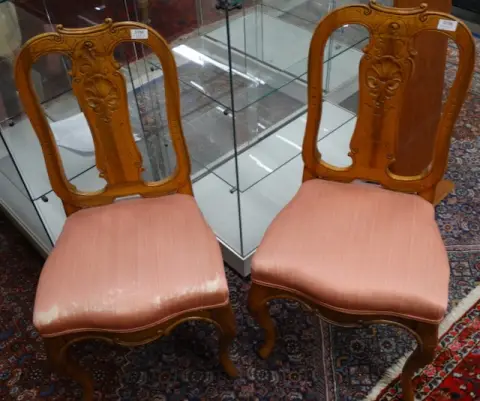 2 baroque-style chairs