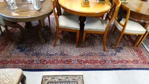 1 oriental carpet