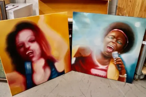 5 paintings "Singer"