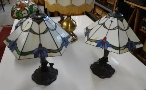 2 table lamps in Tiffany style
