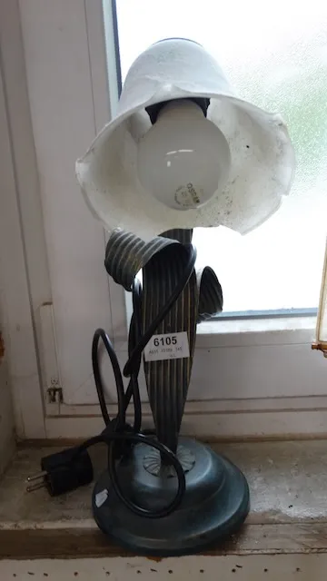 1 table lamp