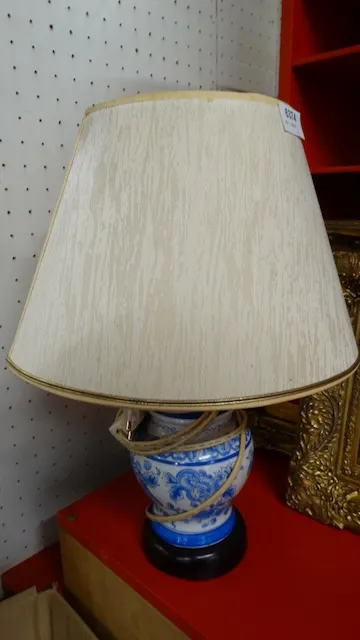 1 table lamp