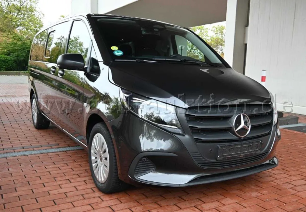 1 مرسيدس بنز فيتو 116 CDI 4Matic Tourer Pro Extralang مع قارنة جر
