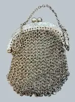 Маленький серебряный кошелек-цепочка, проверен, ок. 5,5x4 см, 20 г, очень хорошее состояние