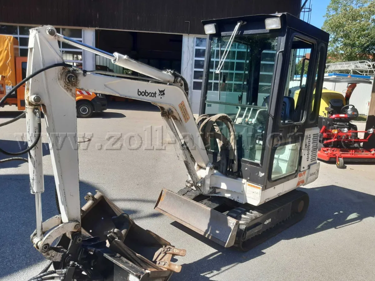 1 Bobcat mini excavator (serial number 1191A11092)