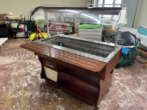 1 Tecfrigo ISOLA 4 M – gekühlte Buffet-/Salatbar mit Glasaufsatz, Baujahr 2014