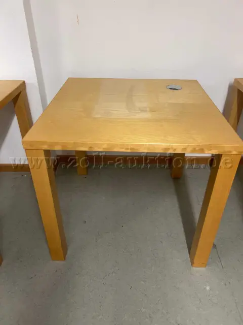 1 čtvercový stůl - výrobce: Einkaufszentrale für Bibliotheken GmbH