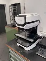 1 projektor pomiarowy Keyence LM-X 100 T z komputerem i monitorem