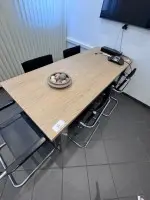 1 desk with mobile pedestal