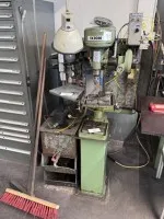 1 Tischbohrmaschine Ixion mit Untergestell und zusätzlichem Bohrkopf
