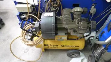 2-cilinder zuigercompressor Fabr.: SCHNEIDER