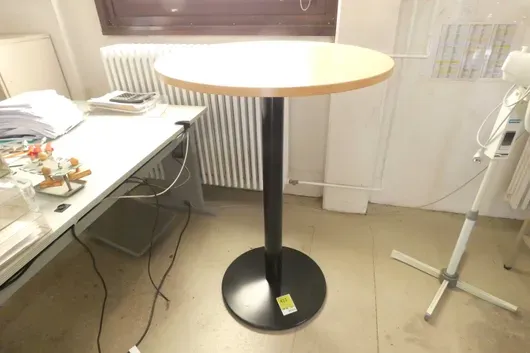 Round high table
