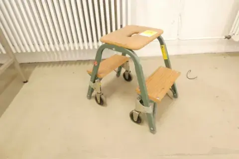 Haca - Leiterntritt, doppelseitig, rollbar