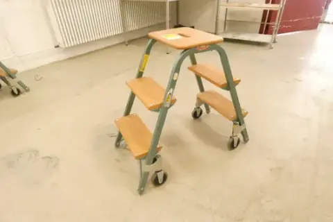 Haca - Leiterntritt, doppelseitig, rollbar