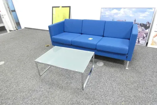 Sofa ze stolikiem pomocniczym