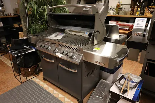 Plynový gril Napoleon Prestige 665