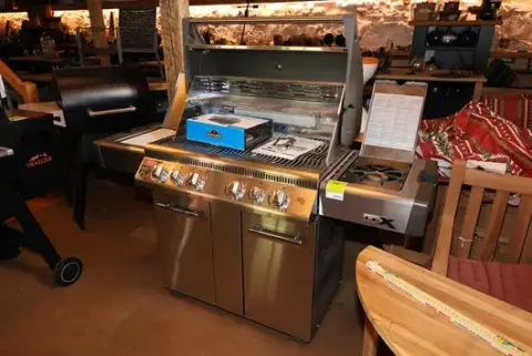 Plynový gril Napoleon Prestige Pro