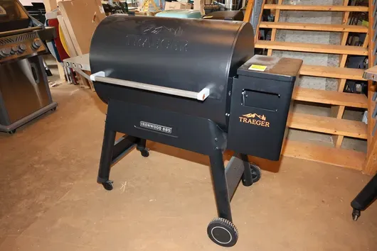 Traeger Ironwood 885 Holzkohlegrill