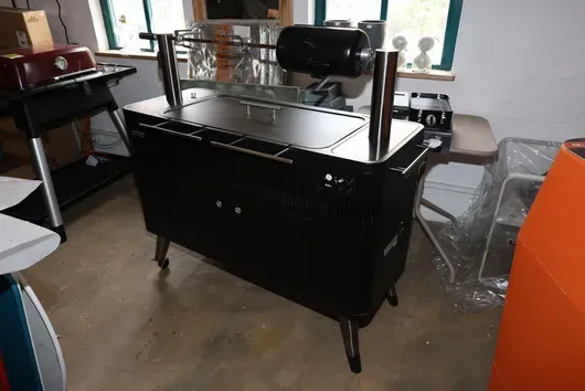 Uhlový gril Everdure HUB 2