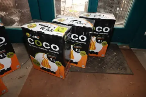 3 x 10 kg kokosové brikety Flamy Coco