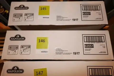 1 karton 12 škrabek na gril Napoleon z cedrového dřeva Cadar BBY Scraper