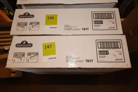 1 karton 12 škrabek na gril Napoleon z cedrového dřeva Cadar BBY Scraper