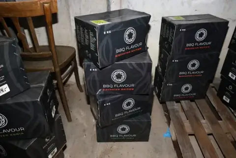 4 x 5 kg brikety s příchutí BBQ